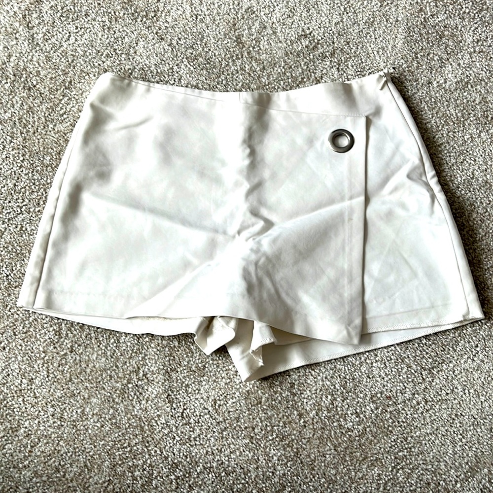Zara size small white shorts